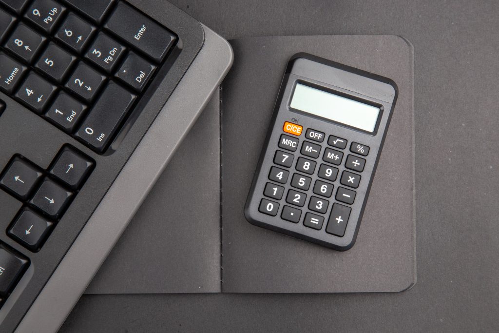 סימולטור ביטוח רכב: מחשבון חכם להשוואת הצעות בזמן אמת