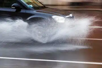 6 טיפים לנהיגה בטוחה בגשם
