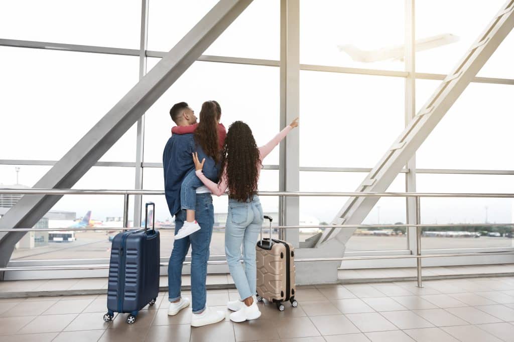 ביטוח נסיעות לחו''ל למשפחות וילדים - 3 כיסויים מומלצים לחופשה מהסרטים