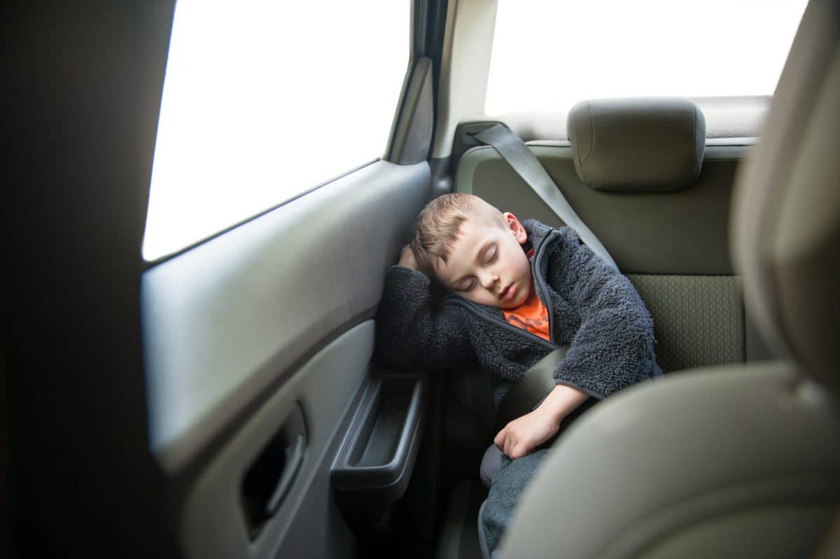 5 עצות חשובות למניעת שכחת ילדים ברכב