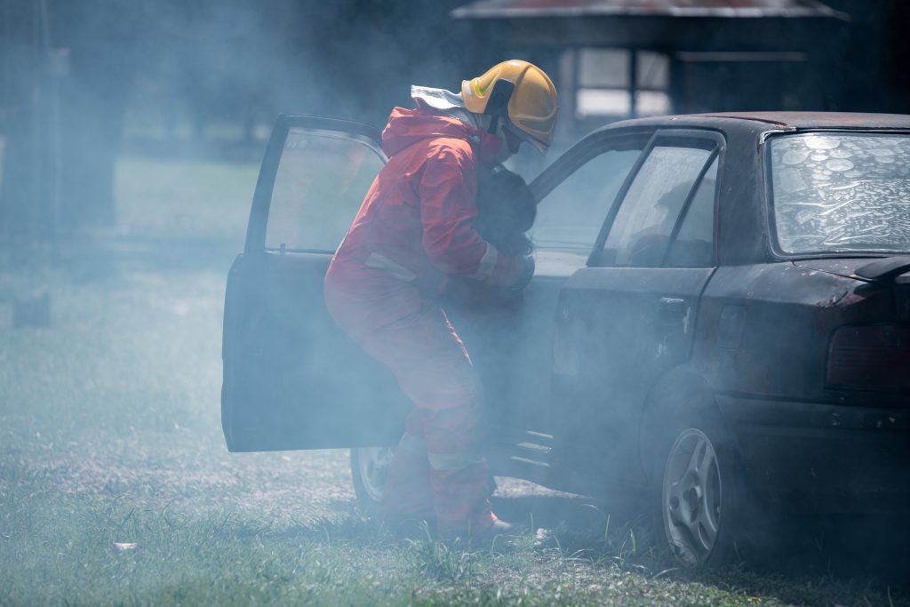 האם ביטוח רכב מכסה שריפה וגניבה? כל מה שחשוב לדעת על נזקי אש ופריצה