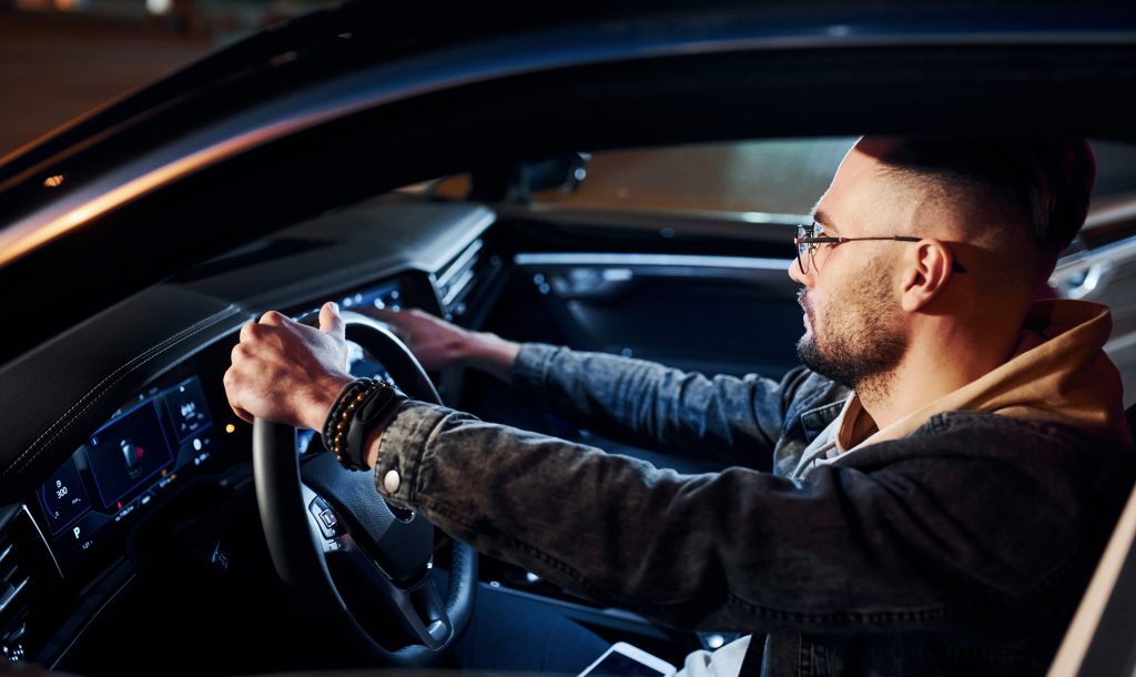 נהיגה בלילה: 10 טיפים שיעזרו לכם להגיע בבטחה הביתה